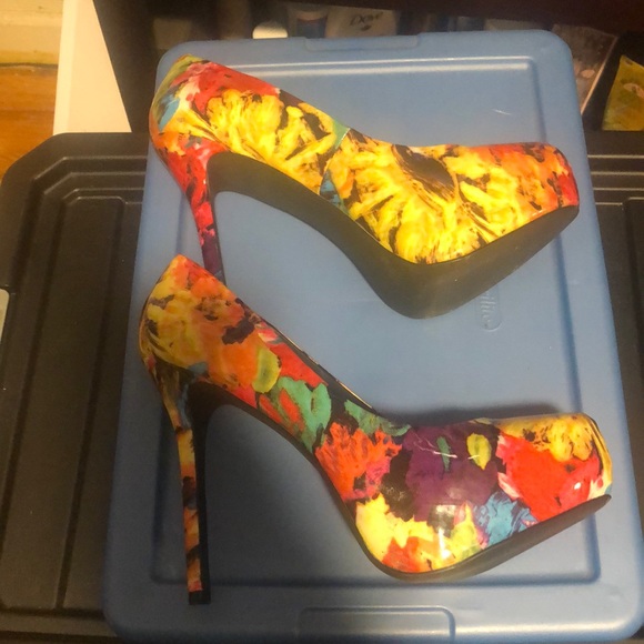 Shoes - Picture 3 of 3